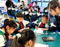 教育版图中教师始终是最中心的力气这里有深耕一线的骨干教师