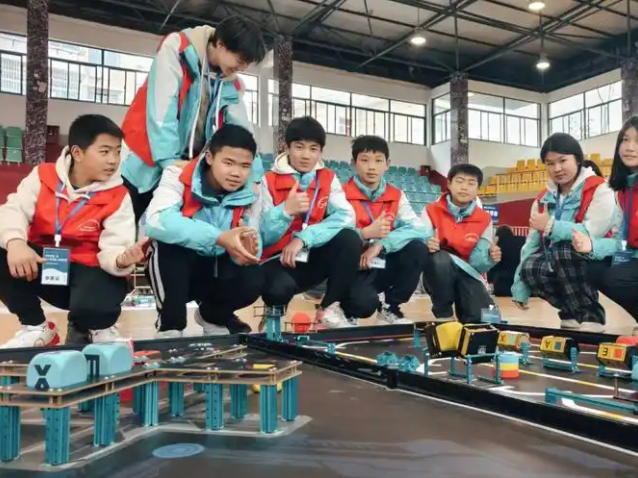 耐心交流解说科创教育对孩子归纳才能创