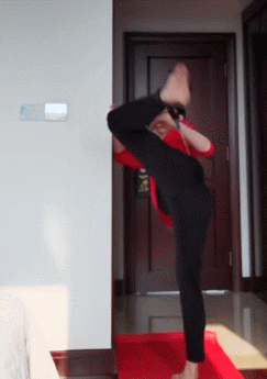 别羡慕春丽的腿啦!咱中国跆拳道队“好腿”更多!